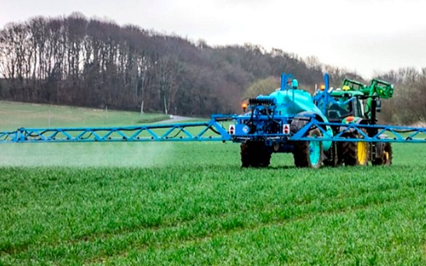 Europa desoye al campo y respalda aranceles a productos agrícolas y fertilizantes de Rusia y Bielorrusia aunque intenta suavizar sus efectos