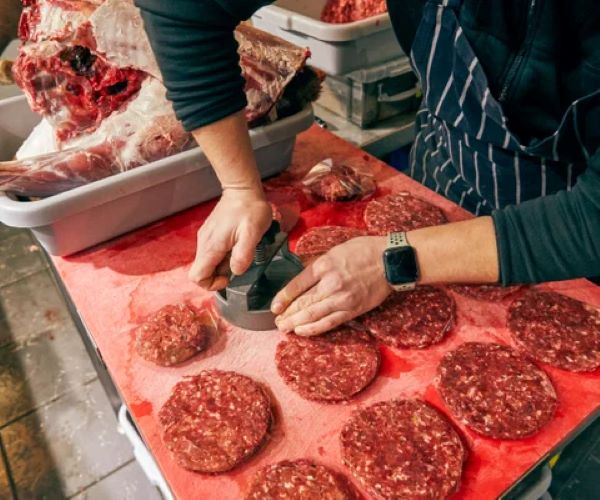 China aumenta compra de carne brasileña 38% en septiembre y alcanza récord histórico