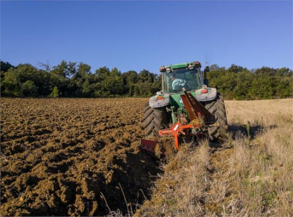 La venta de maquinaria agrícola en EEUU se enfría ante la caída de la demanda